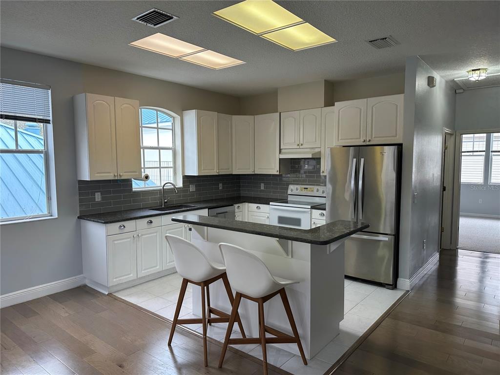 2900 West Azeele Street, Unit H Tampa, FL 33609 - Photo 7 of 34