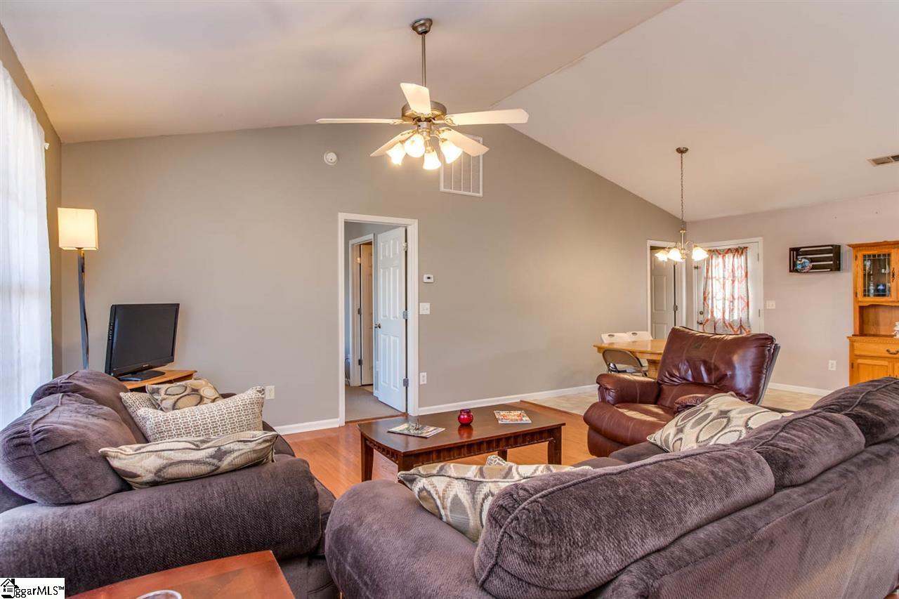 103 Robin Ridge Circle Piedmont, SC 29673 - Photo 2 of 25 Gallery Image 2