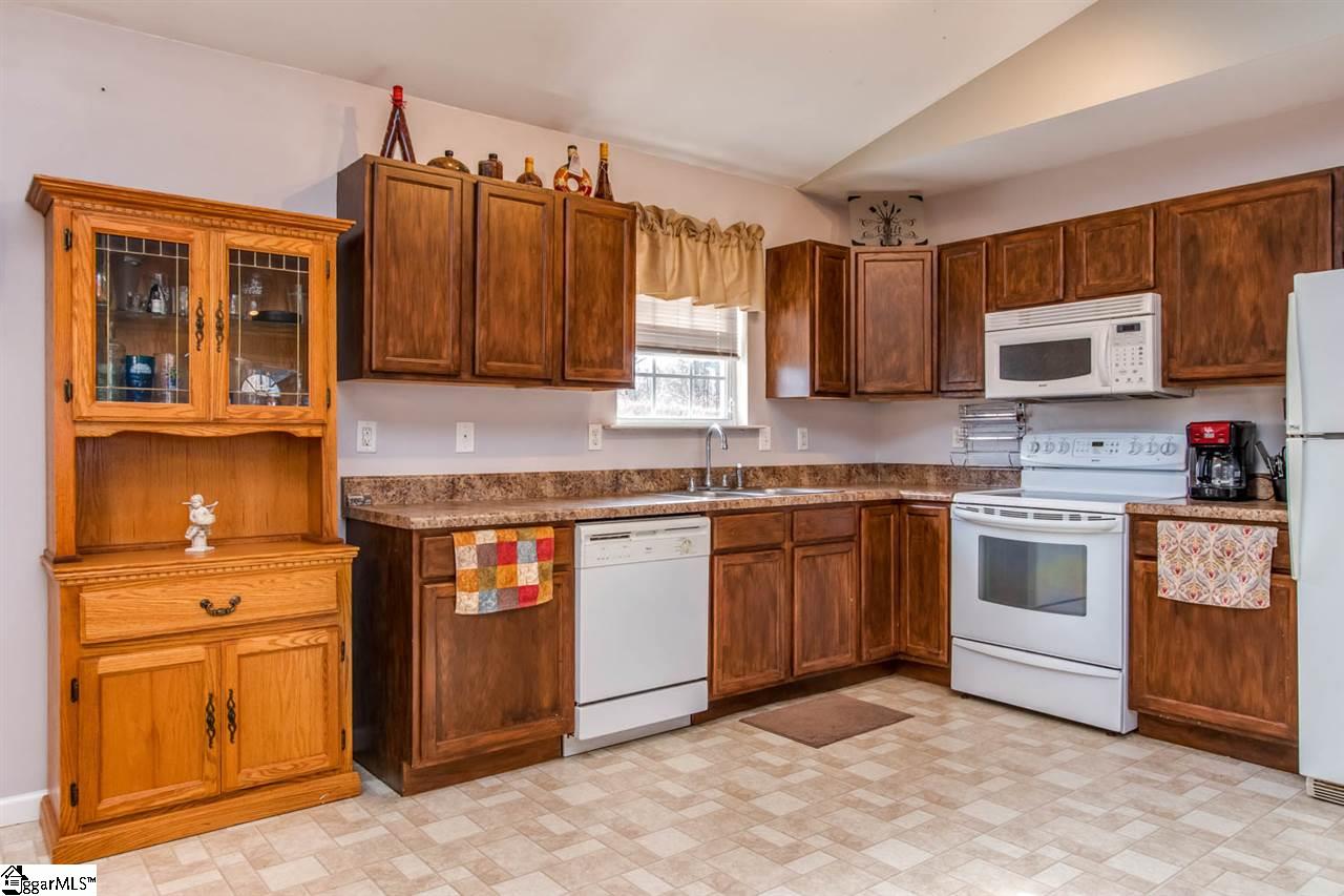 103 Robin Ridge Circle Piedmont, SC 29673 - Photo 3 of 25 Gallery Image 3