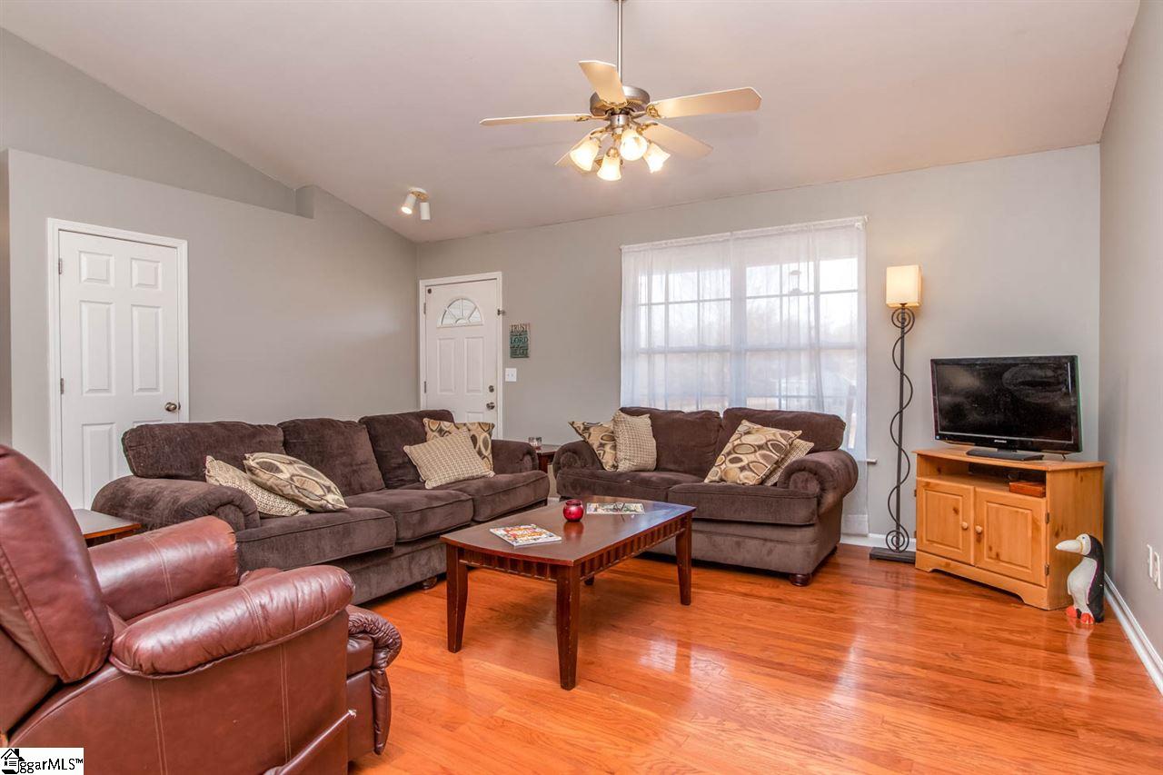 103 Robin Ridge Circle Piedmont, SC 29673 - Photo 6 of 25 Gallery Image 6