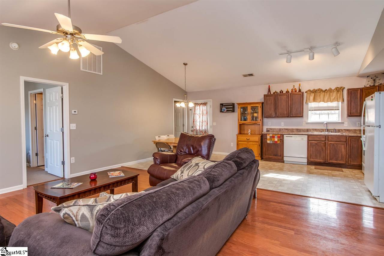 103 Robin Ridge Circle Piedmont, SC 29673 - Photo 8 of 25 Gallery Image 8