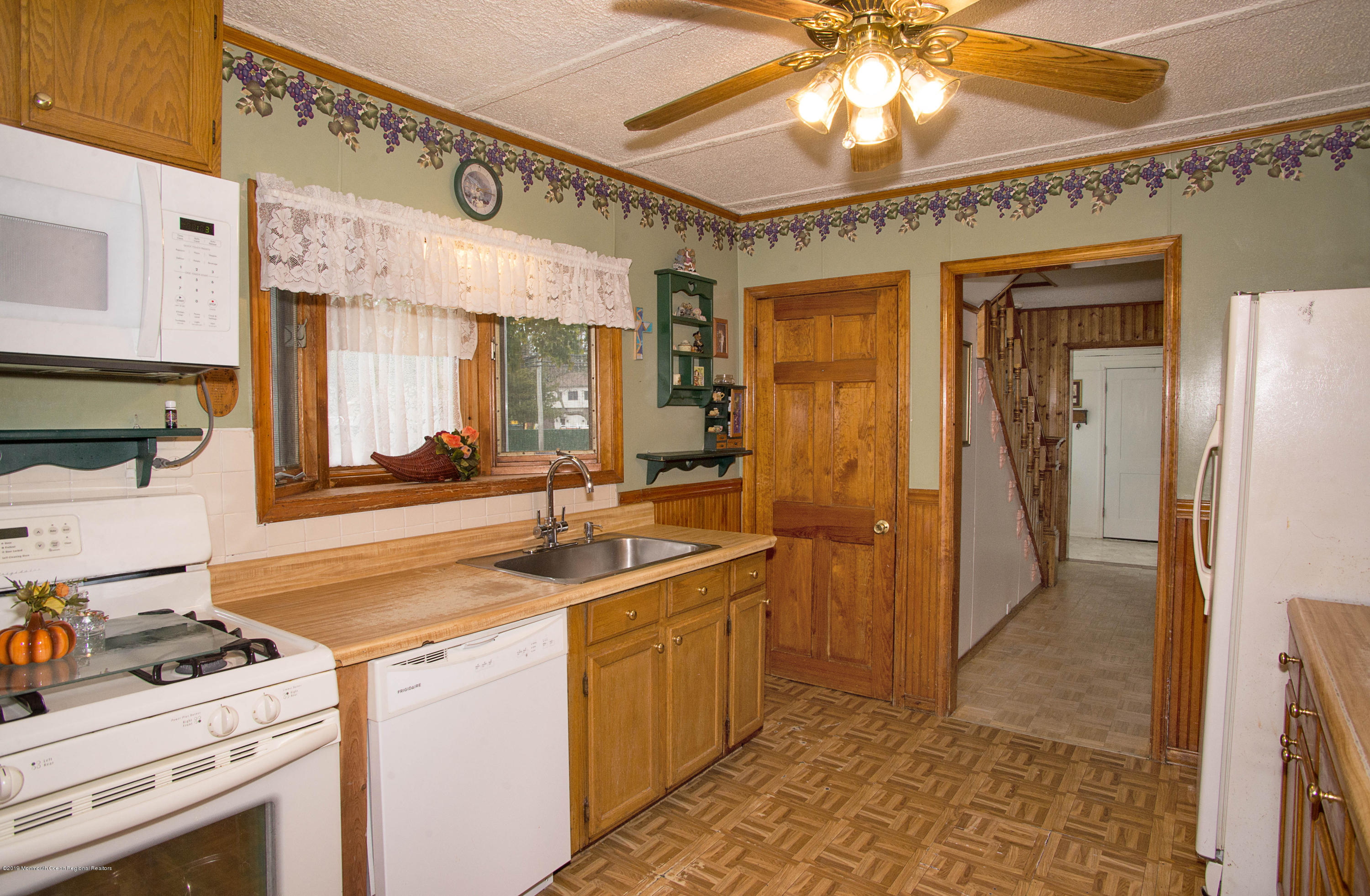 809 Ridge Avenue Lakewood, NJ 08701 - Photo 3 of 15 _RMJ1824 kitchen (1)