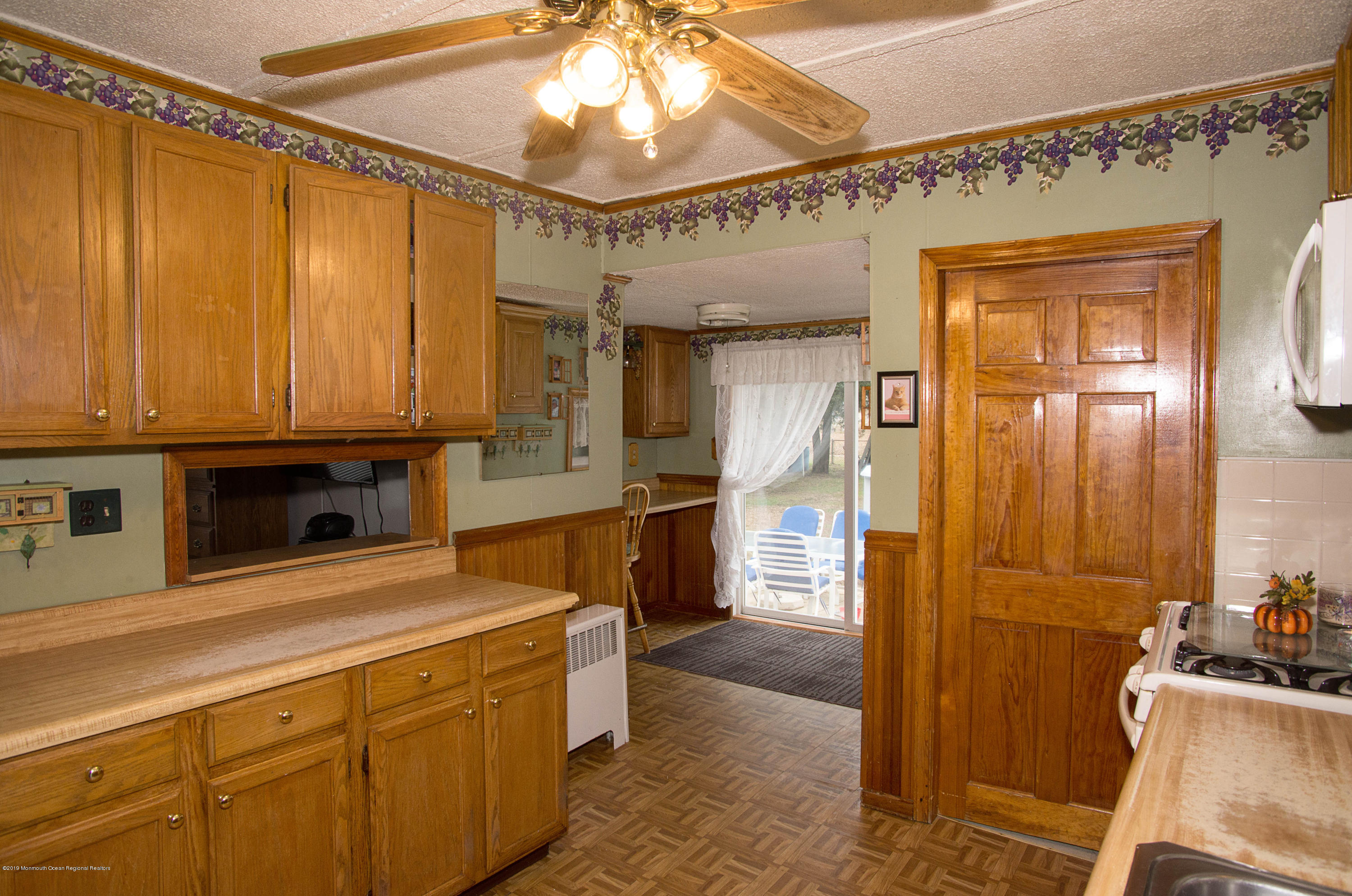 809 Ridge Avenue Lakewood, NJ 08701 - Photo 4 of 15 _RMJ1829 kitchen (1)