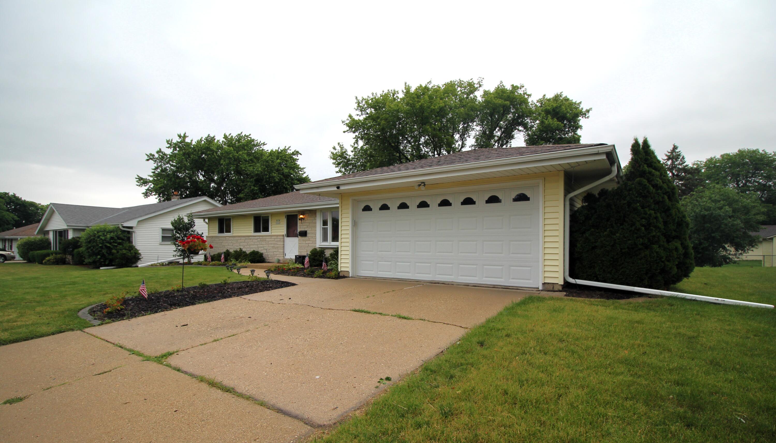 W174N9446 Joper Road Menomonee Falls, WI 53051 - Photo 31 of 32 Garage