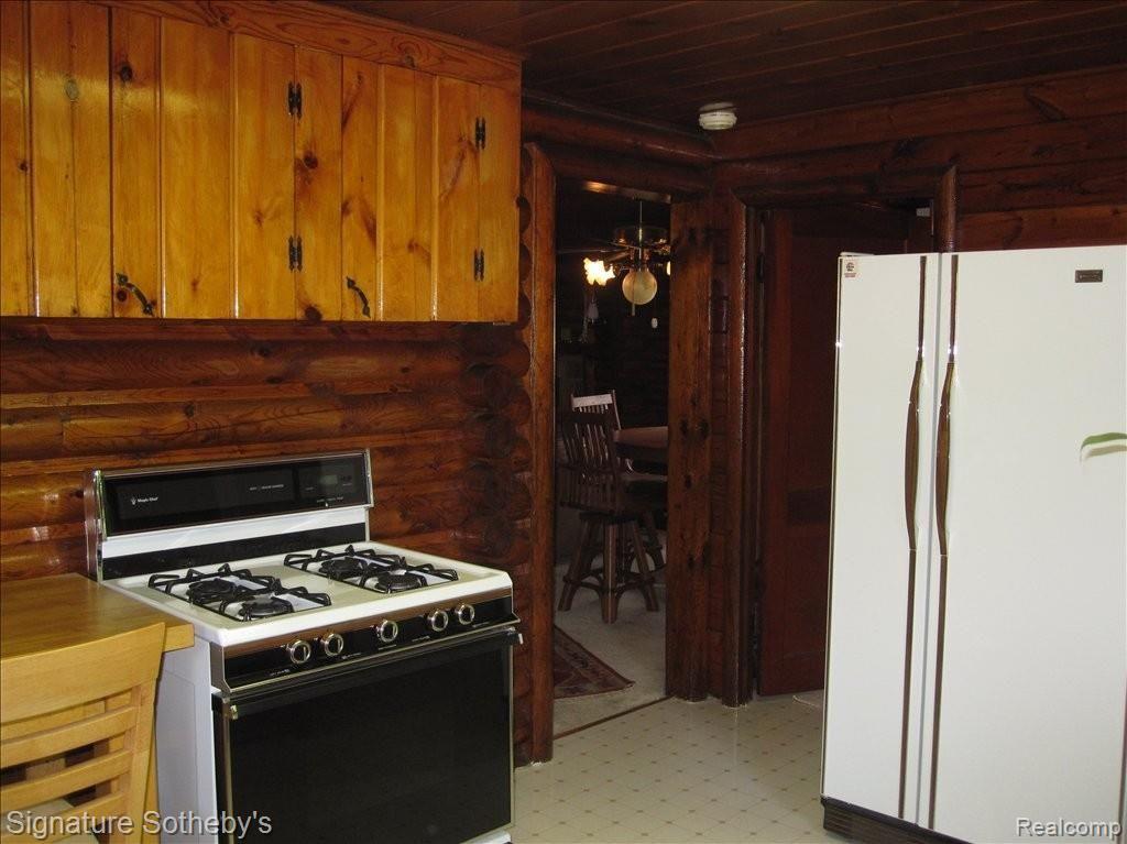 3168 Crooks Road Rochester, MI 48309 - Photo 12 of 14 Kitchen 2