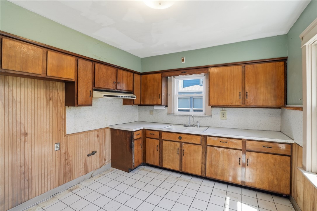 25 Talbot Manor Cranston, RI 02905 - Photo 15 of 42