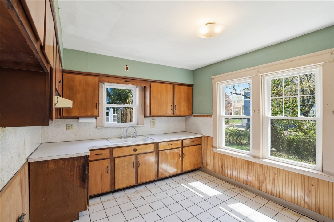 25 Talbot Manor Cranston, RI 02905 - Photo 16 of 42