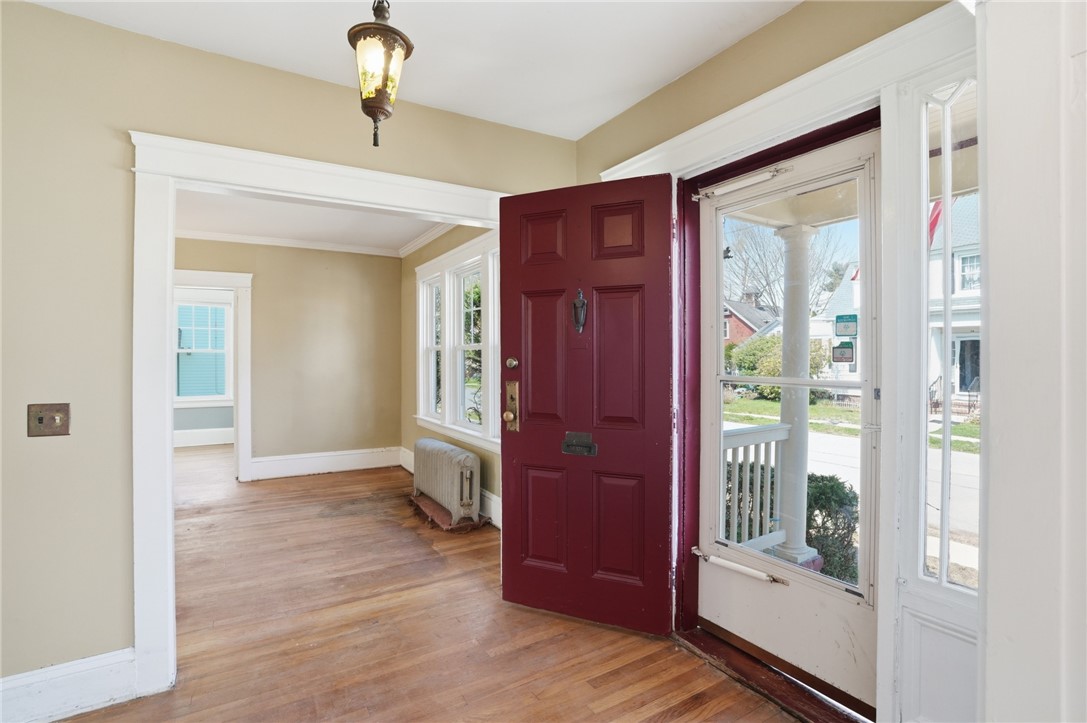 25 Talbot Manor Cranston, RI 02905 - Photo 2 of 42