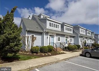 a car parked in front of a building