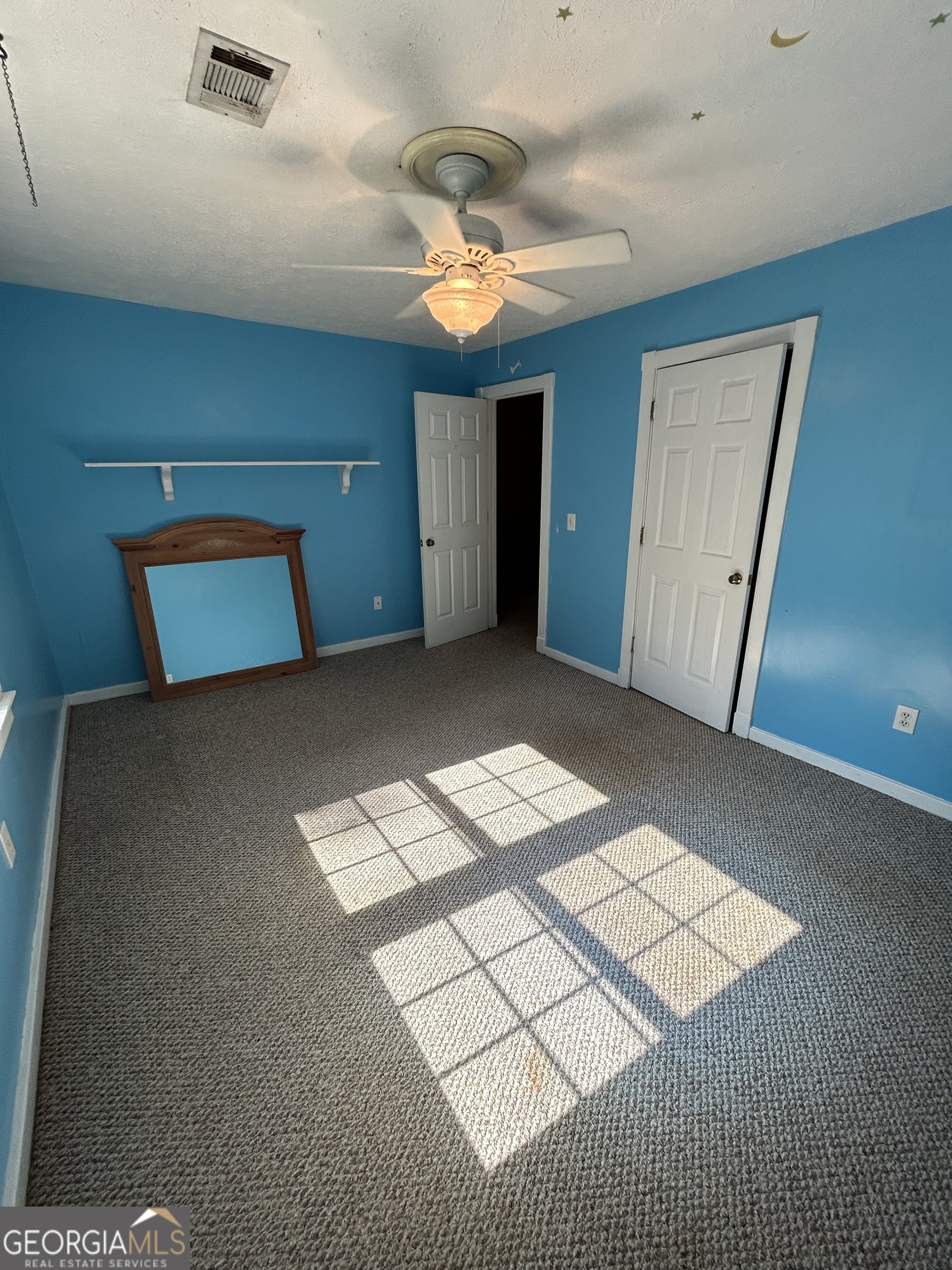 104 Spring Valley Drive LaGrange, GA 30240 - Photo 39 of 55 a view of livingroom with window