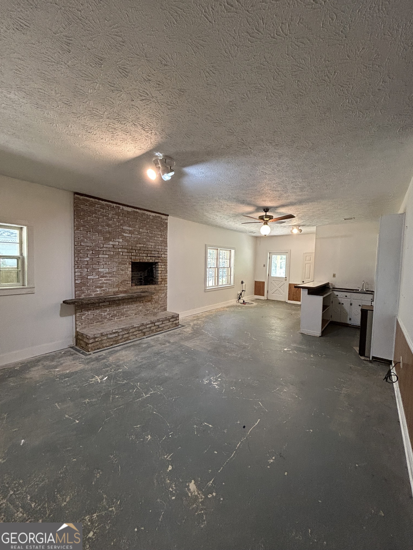 104 Spring Valley Drive LaGrange, GA 30240 - Photo 43 of 55 a view of empty room with workspace and window
