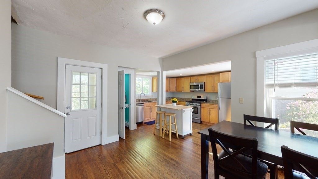 34 Beacon Street Boston, MA 02136 - Photo 4 of 29