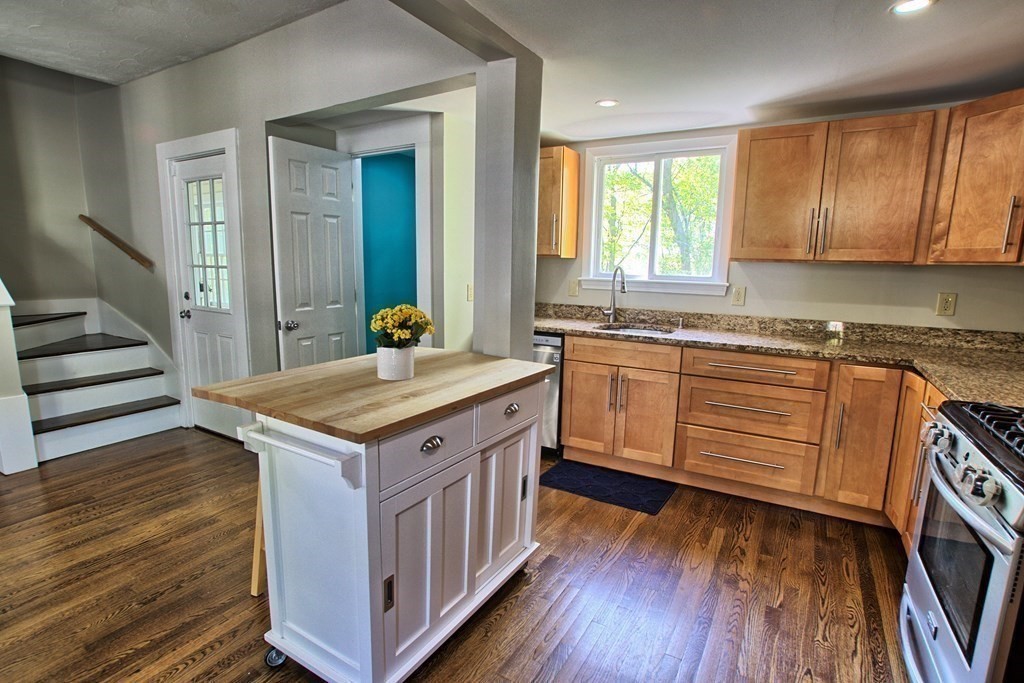 34 Beacon Street Boston, MA 02136 - Photo 8 of 29