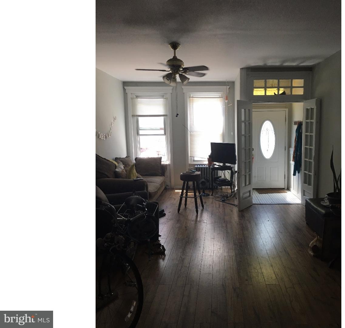 421 Tasker Street Philadelphia, PA 19148 - Photo 2 of 14 Living Room