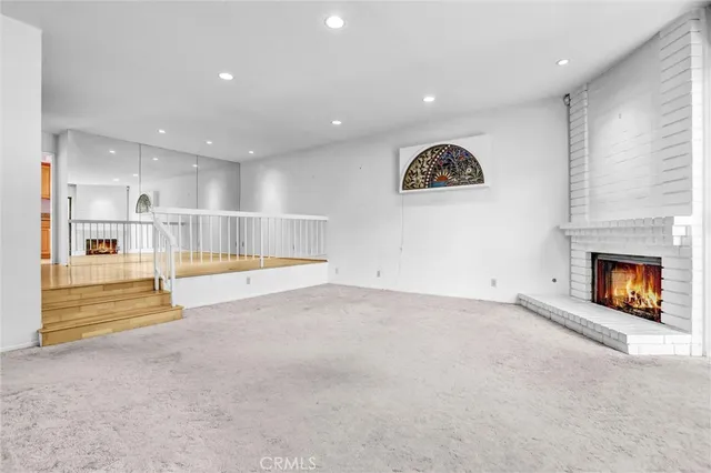 $689,000 | 21821 Burbank Boulevard, Unit 145, Woodland Hills, CA 91367