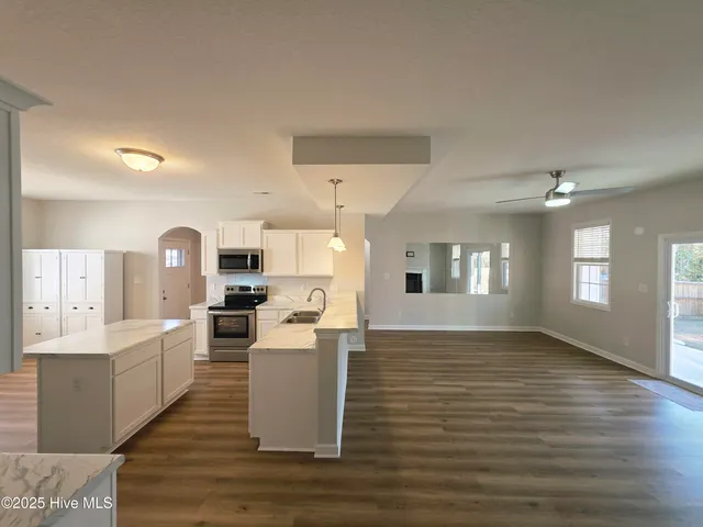 $1,975 | 1106 Carteret Mnr Drive, Jacksonville, NC 28546