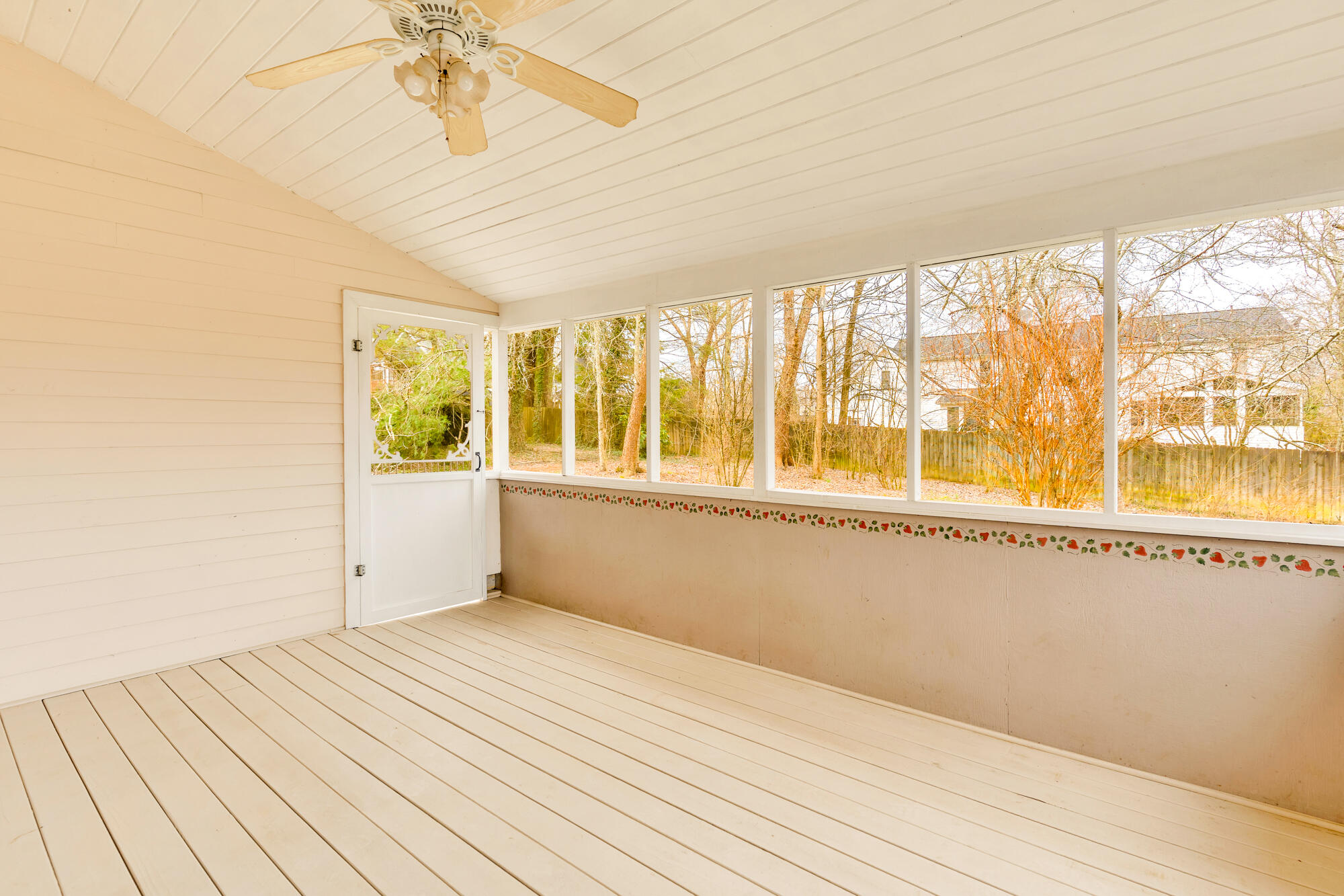 6 Stacey Circle Signal Mountain, TN 37377 - Photo 16 of 46 6-Stacey-Cir-MLS-Photos-25