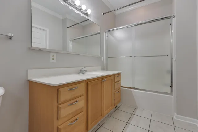 $289,900 | 6995 South Riverwood Boulevard, Unit S301, Franklin, WI 53132