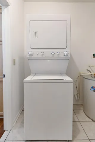 $289,900 | 6995 South Riverwood Boulevard, Unit S301, Franklin, WI 53132