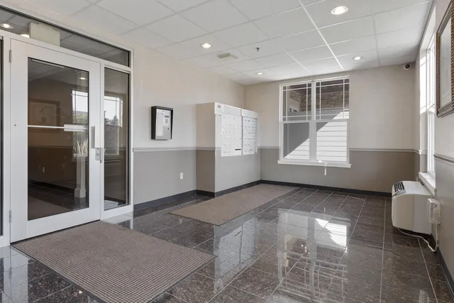 $289,900 | 6995 South Riverwood Boulevard, Unit S301, Franklin, WI 53132