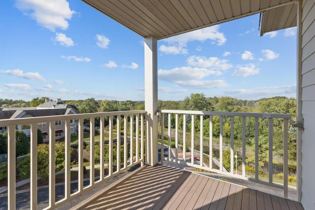 $289,900 | 6995 South Riverwood Boulevard, Unit S301, Franklin, WI 53132