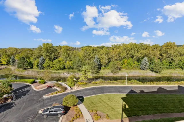 $289,900 | 6995 South Riverwood Boulevard, Unit S301, Franklin, WI 53132