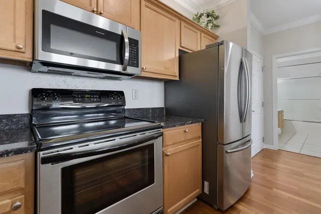 $289,900 | 6995 South Riverwood Boulevard, Unit S301, Franklin, WI 53132