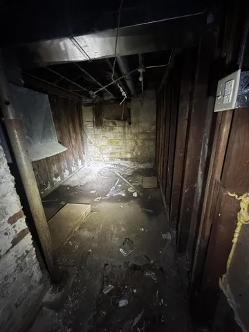 a view of house with garden