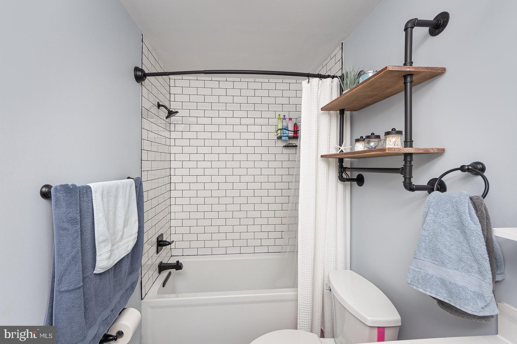 1626 Cape May Road Baltimore, MD 21221 - Photo 35 of 37 Bathroom