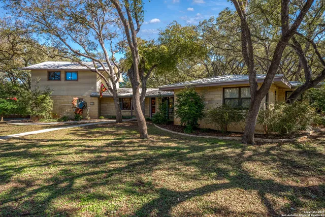 $560,000 | 102 Zornia Drive, Castle Hills, TX 78213