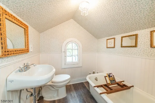 $1,100,000 | 22 Arlington Avenue, Caldwell, NJ 07006