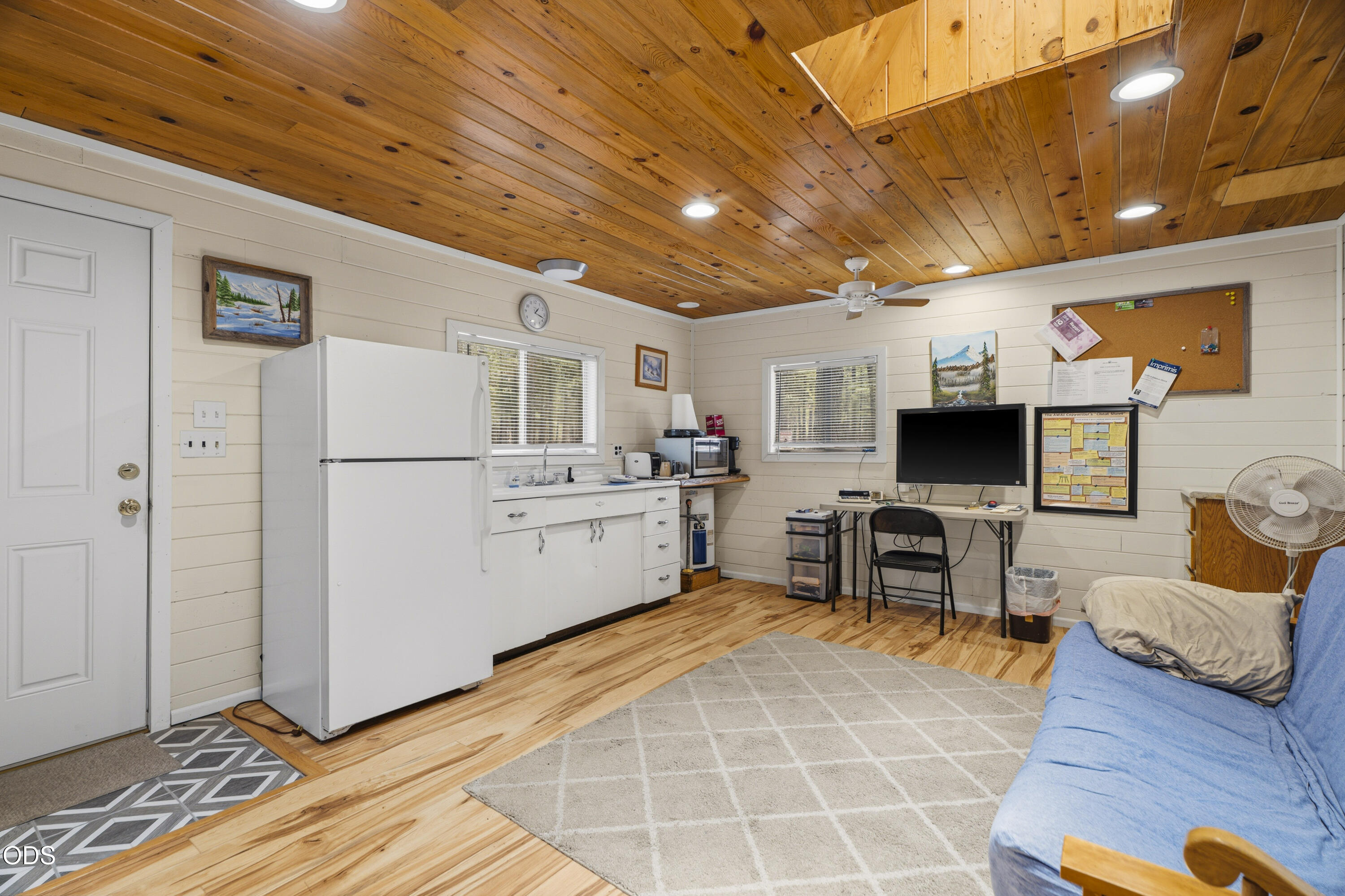 14870 Springwood Road La Pine, OR 97739 - Photo 28 of 49