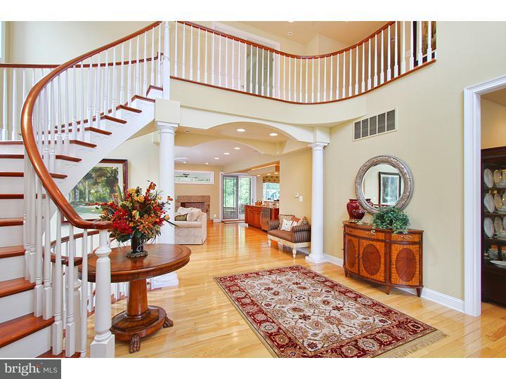 113 Huntington Drive Hammonton, NJ 08037 - Photo 3 of 25 Foyer