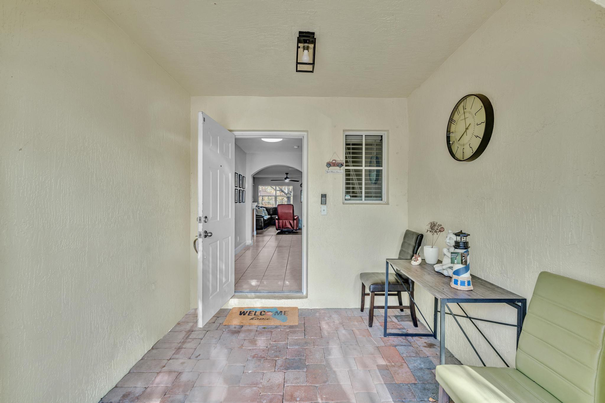 753 Imperial Lake Road, Unit 753 West Palm Beach, FL 33413 - Photo 5 of 52 Photo 5