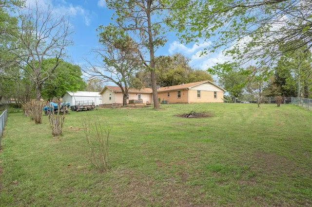 $359,000 | 542 South Houston Street, Edgewood, TX 75117