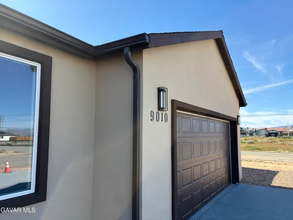 $379,900 | 9010 Heather Avenue, California City, CA 93505