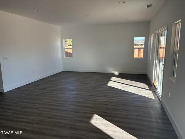 $379,900 | 9010 Heather Avenue, California City, CA 93505