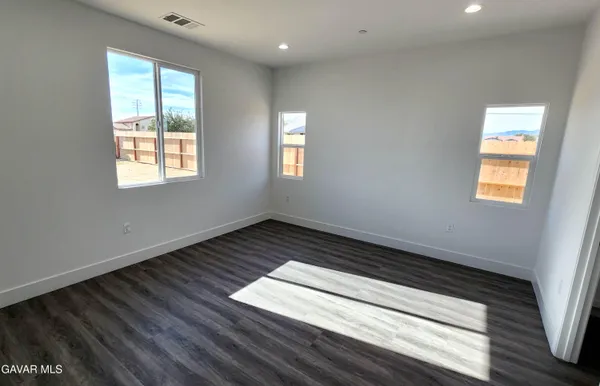 $379,900 | 9010 Heather Avenue, California City, CA 93505