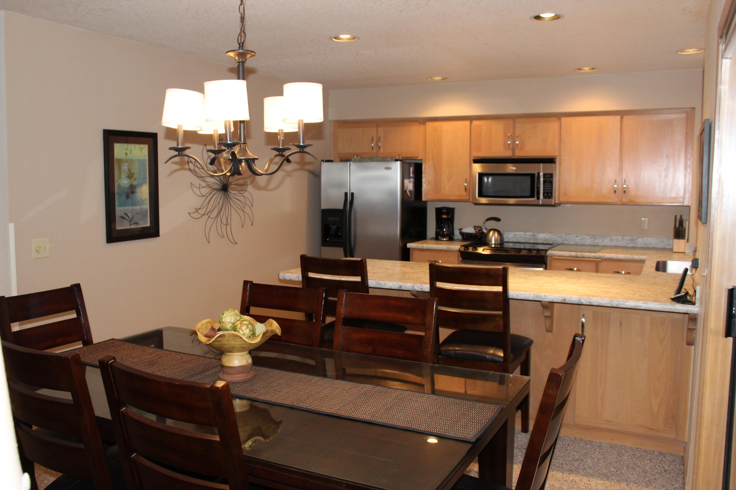 57393 Beaver Ridge Loop, Unit 39B1 Sunriver, OR 97707 - Photo 8 of 13 9-dng-kit-R39
