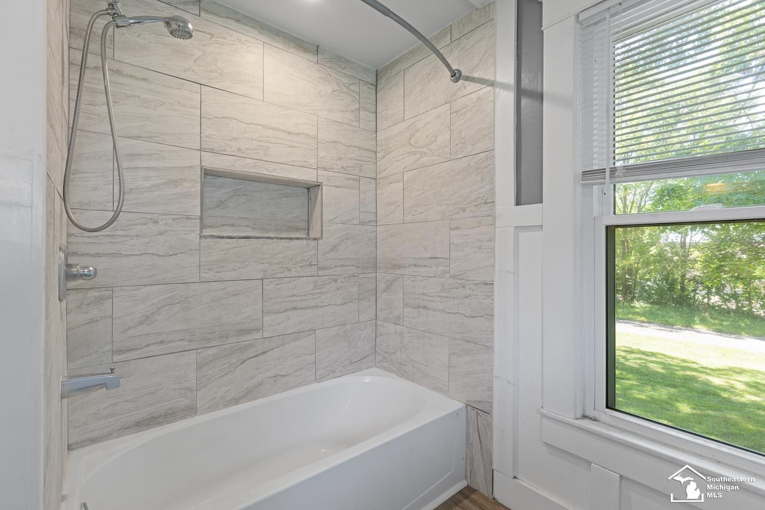 202 Walnut Street Addison, MI 49220 - Photo 9 of 32 Gallery Image 9