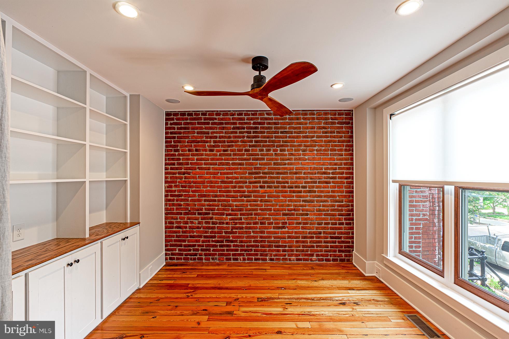 325 D Street Southeast Washington, DC 20003 - Photo 7 of 59