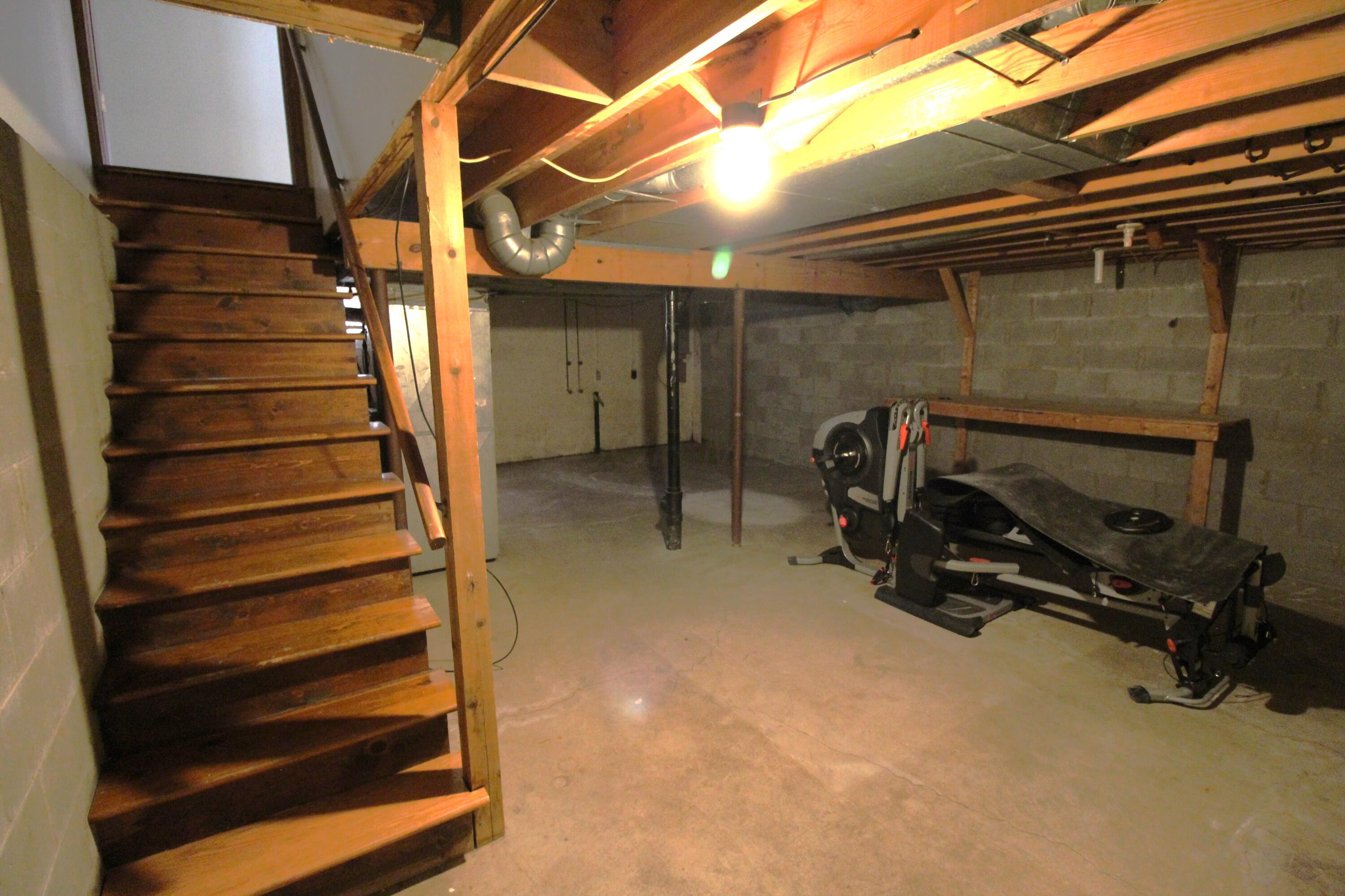 1800 Quarry Ridge Drive Columbus, OH 43232 - Photo 17 of 19 Full basement