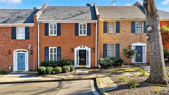 $525,000 | 15 Prescott Walk Northeast, Atlanta, GA 30307
