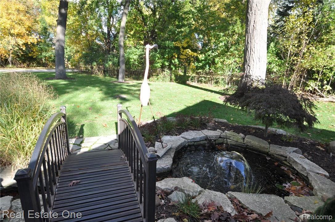 800 Bloomer Road Rochester, MI 48307 - Photo 27 of 30 27.JPG