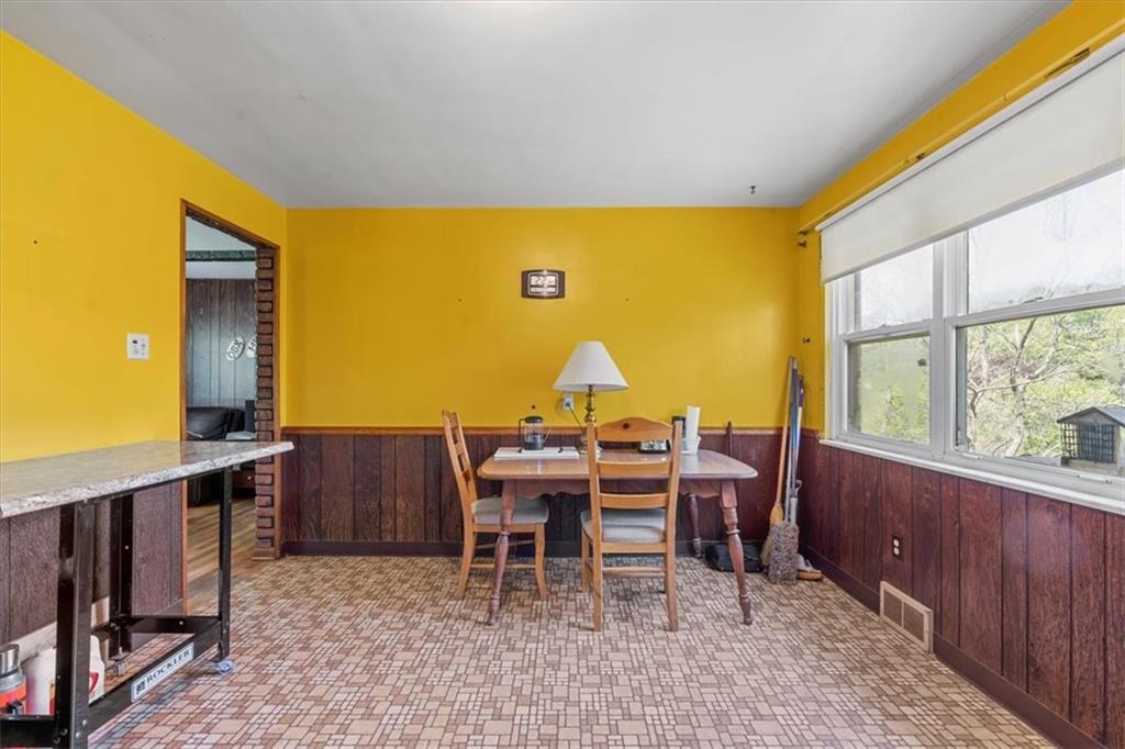 2263 Montgomery Road Sewickley, PA 15143 - Photo 11 of 28 Gallery Image 11