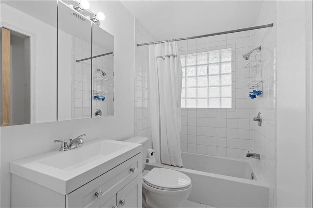 2263 Montgomery Road Sewickley, PA 15143 - Photo 13 of 28 Gallery Image 13