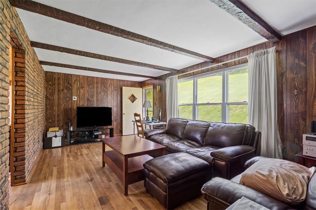 2263 Montgomery Road Sewickley, PA 15143 - Photo 4 of 28 Gallery Image 4