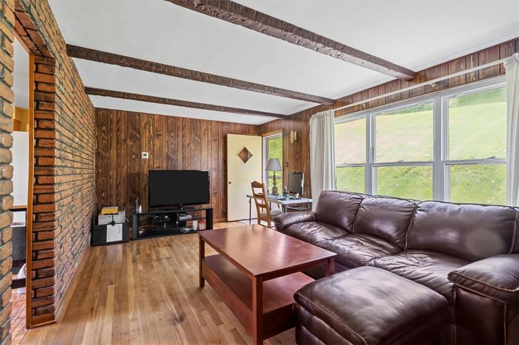 2263 Montgomery Road Sewickley, PA 15143 - Photo 5 of 28 Gallery Image 5