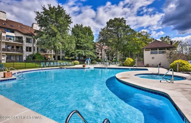 $525,418 | 55 Midlake Drive, Unit 301H, Lake Harmony, PA 18624