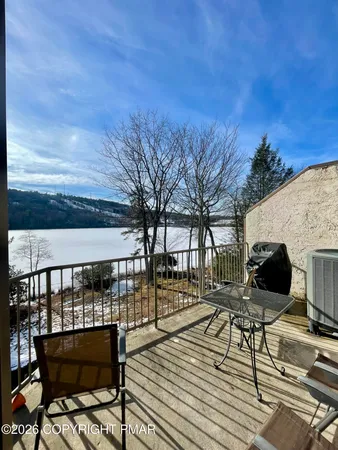 $525,418 | 55 Midlake Drive, Unit 301H, Lake Harmony, PA 18624